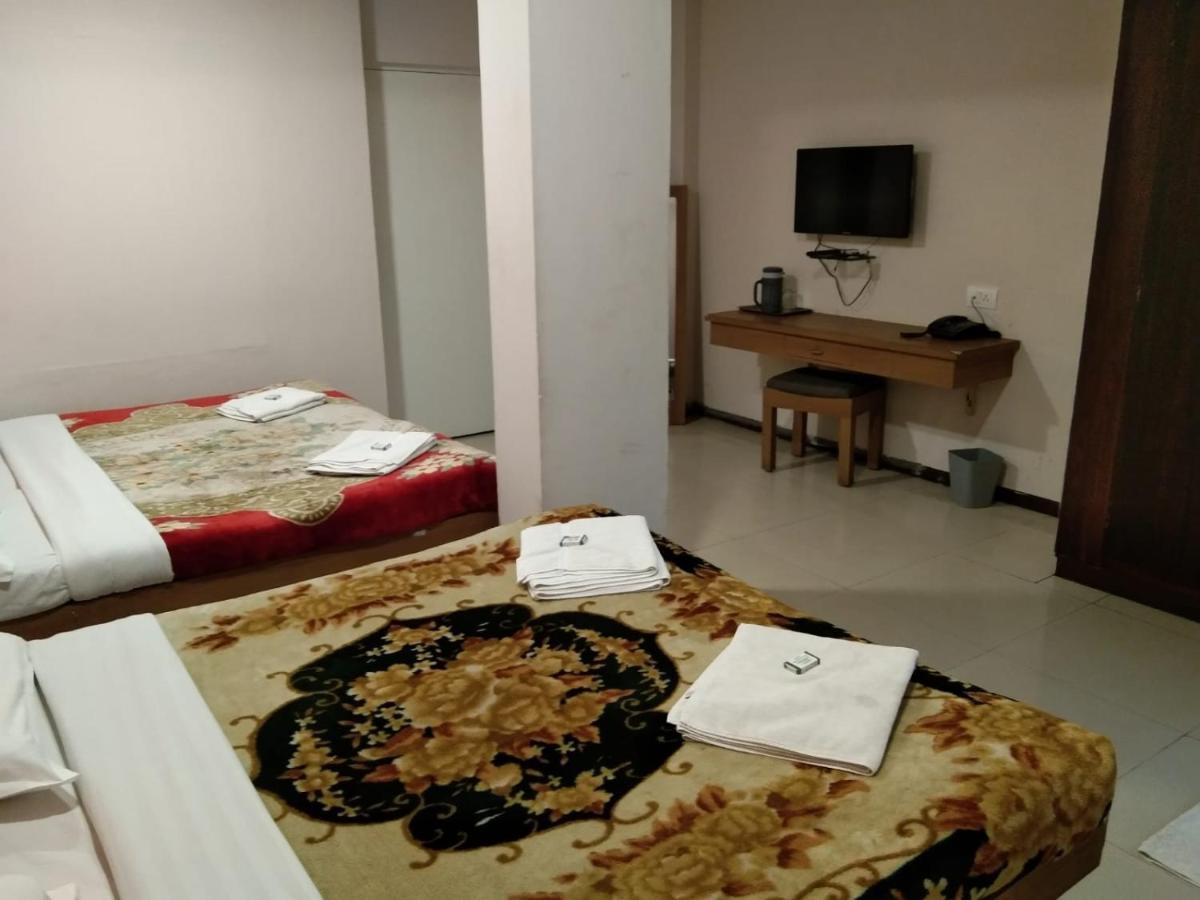 Hotel Preethi Palace Ooty Ngoại thất bức ảnh