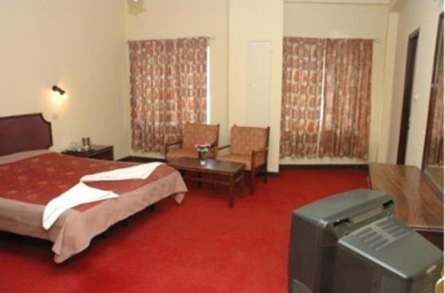 Hotel Preethi Palace Ooty Phòng bức ảnh