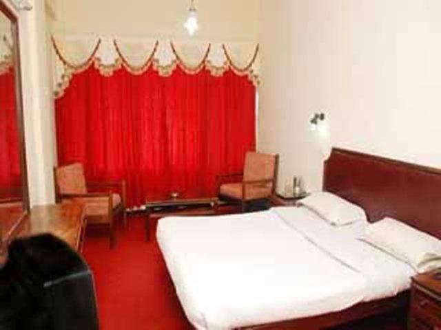 Hotel Preethi Palace Ooty Phòng bức ảnh