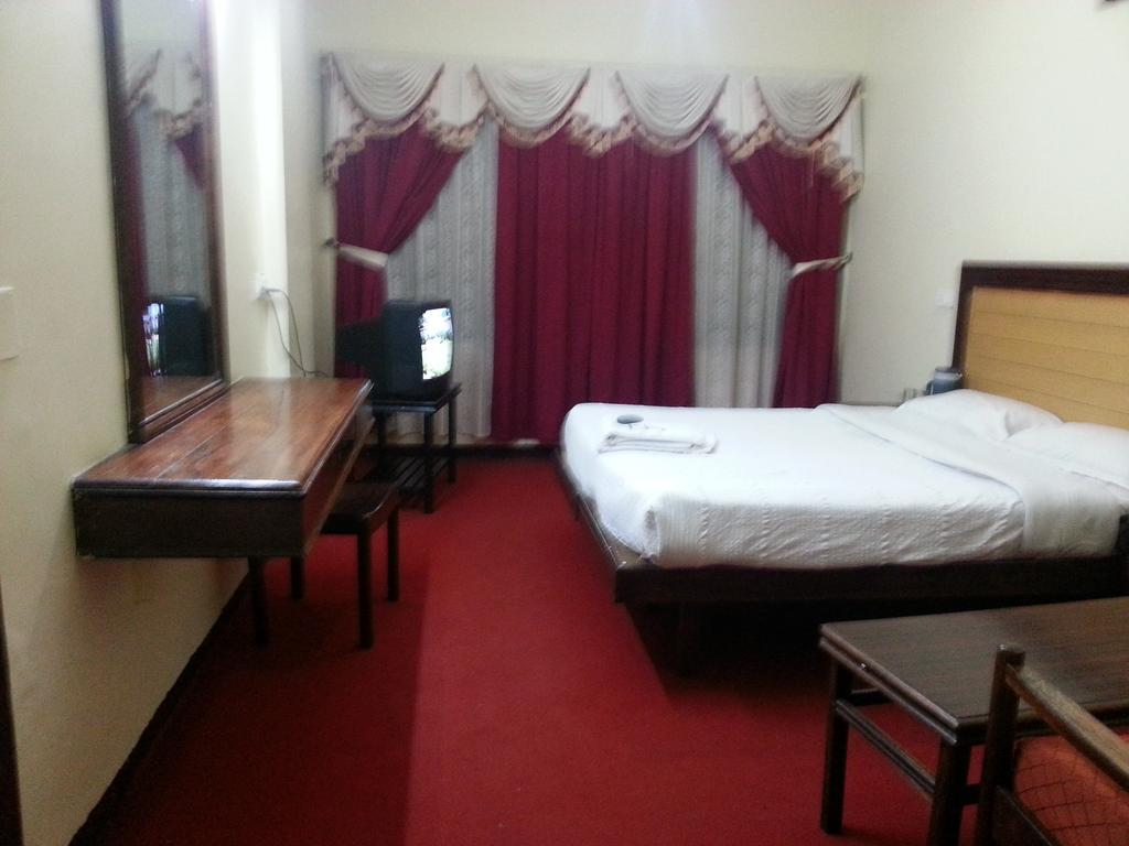 Hotel Preethi Palace Ooty Phòng bức ảnh