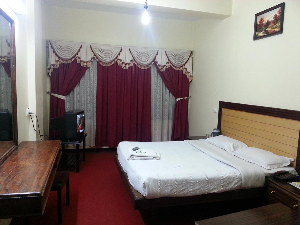 Hotel Preethi Palace Ooty Phòng bức ảnh