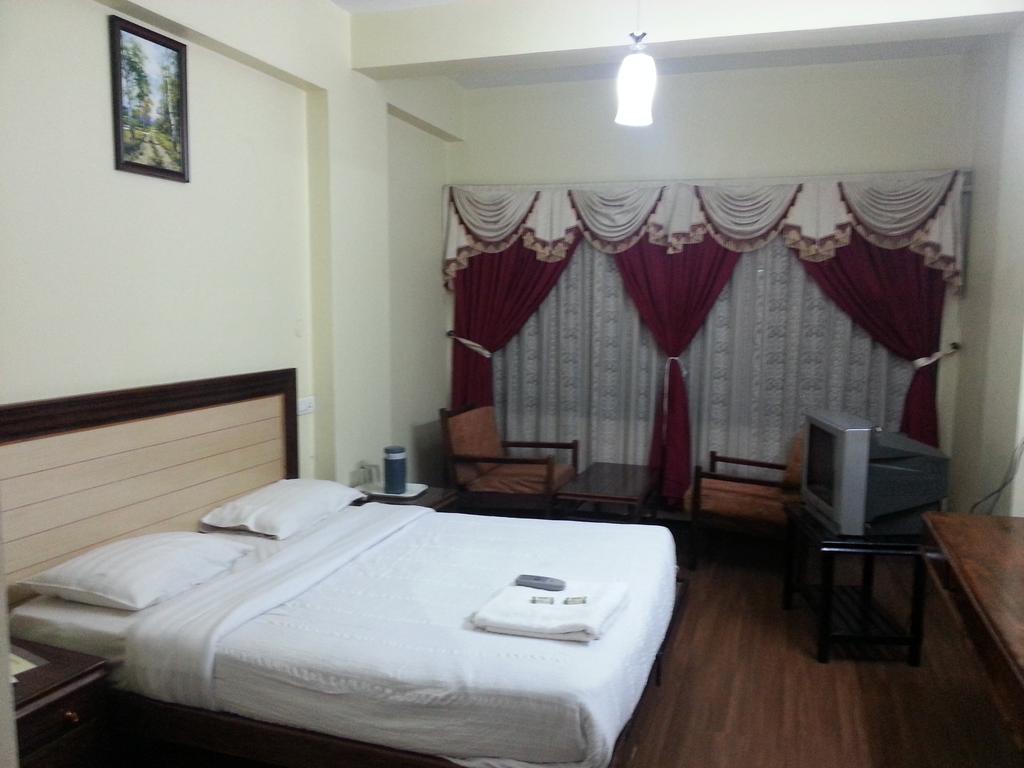 Hotel Preethi Palace Ooty Phòng bức ảnh