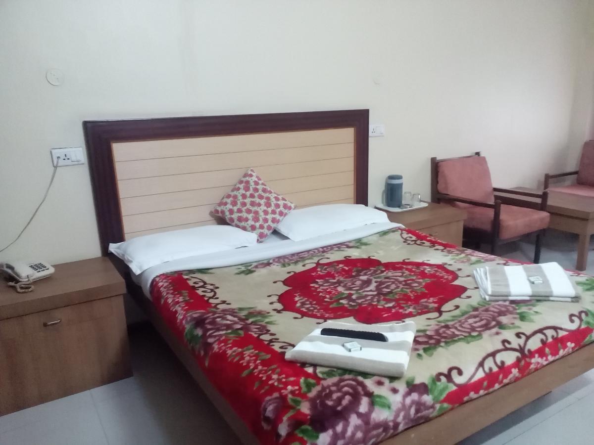 Hotel Preethi Palace Ooty Ngoại thất bức ảnh