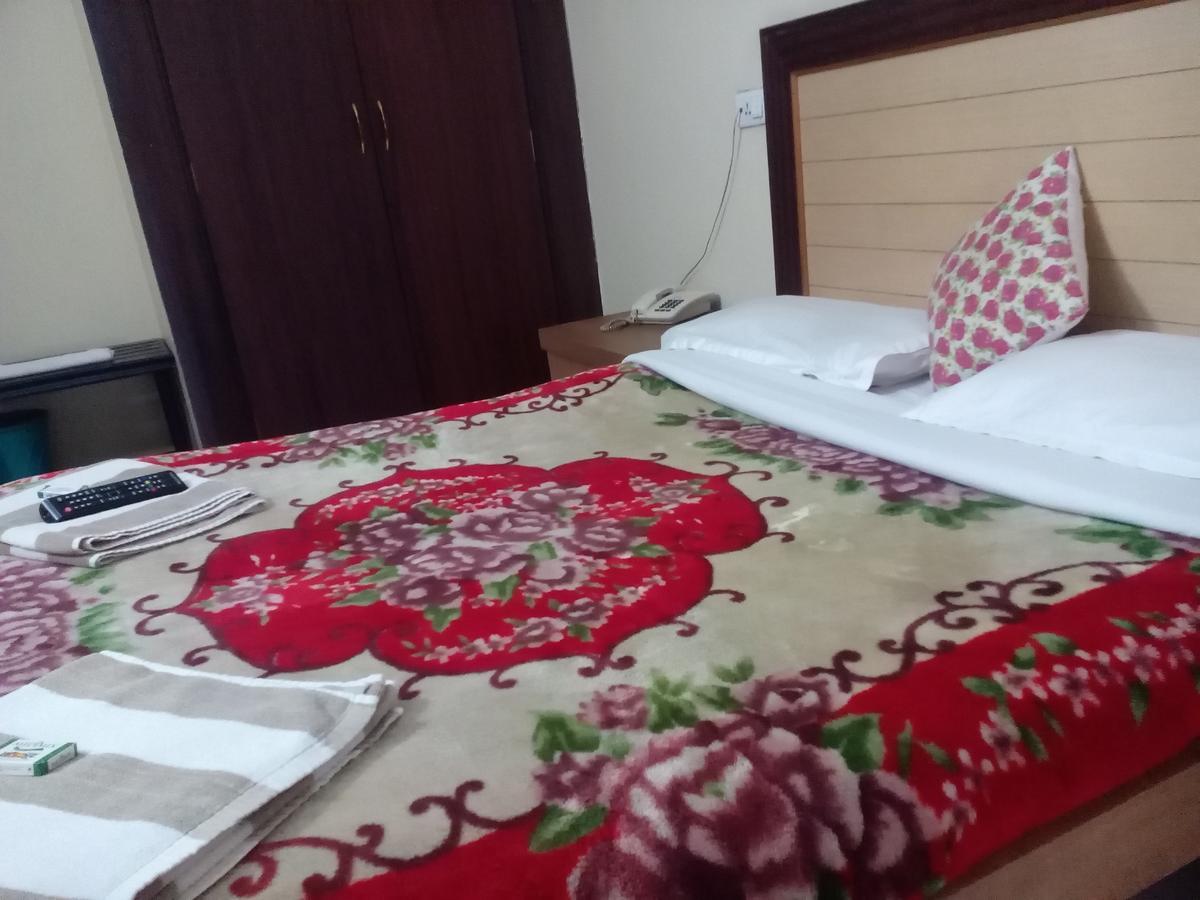 Hotel Preethi Palace Ooty Ngoại thất bức ảnh